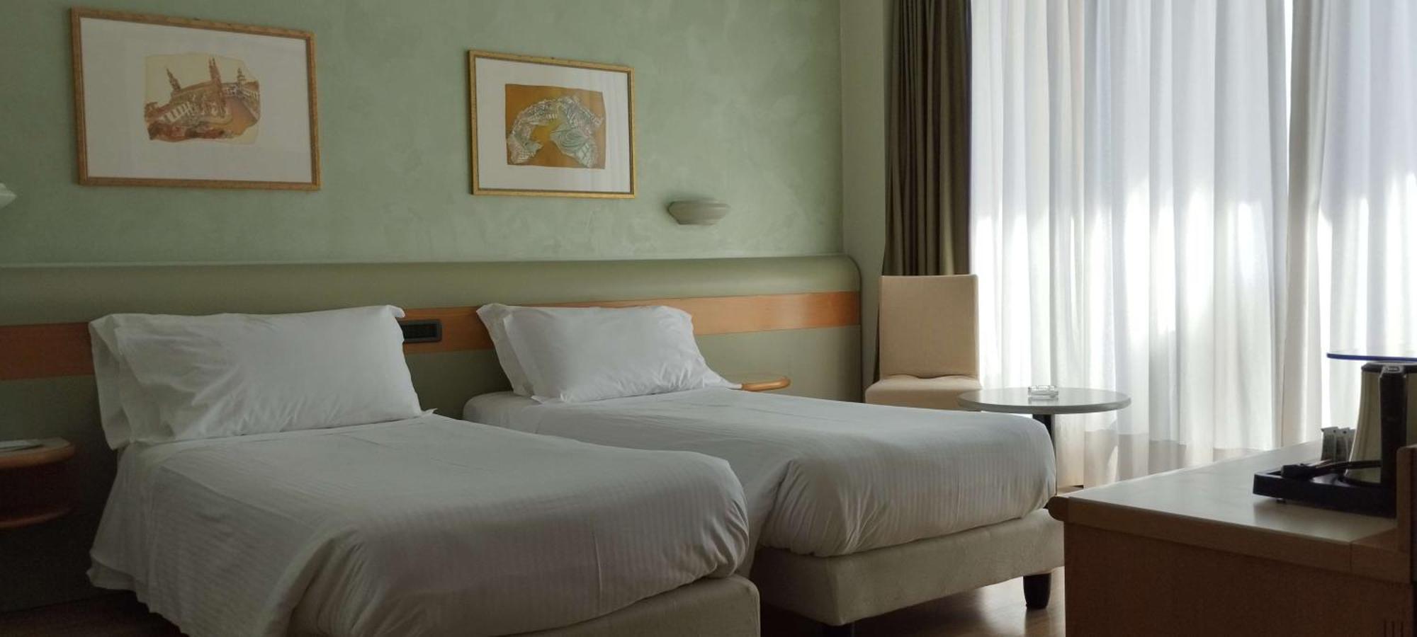 Best Western Hotel Leonardo Da Vinci إيربا المظهر الخارجي الصورة