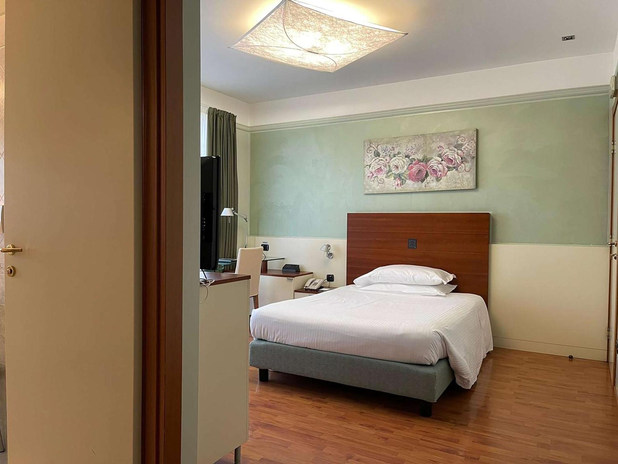 Best Western Hotel Leonardo Da Vinci إيربا المظهر الخارجي الصورة
