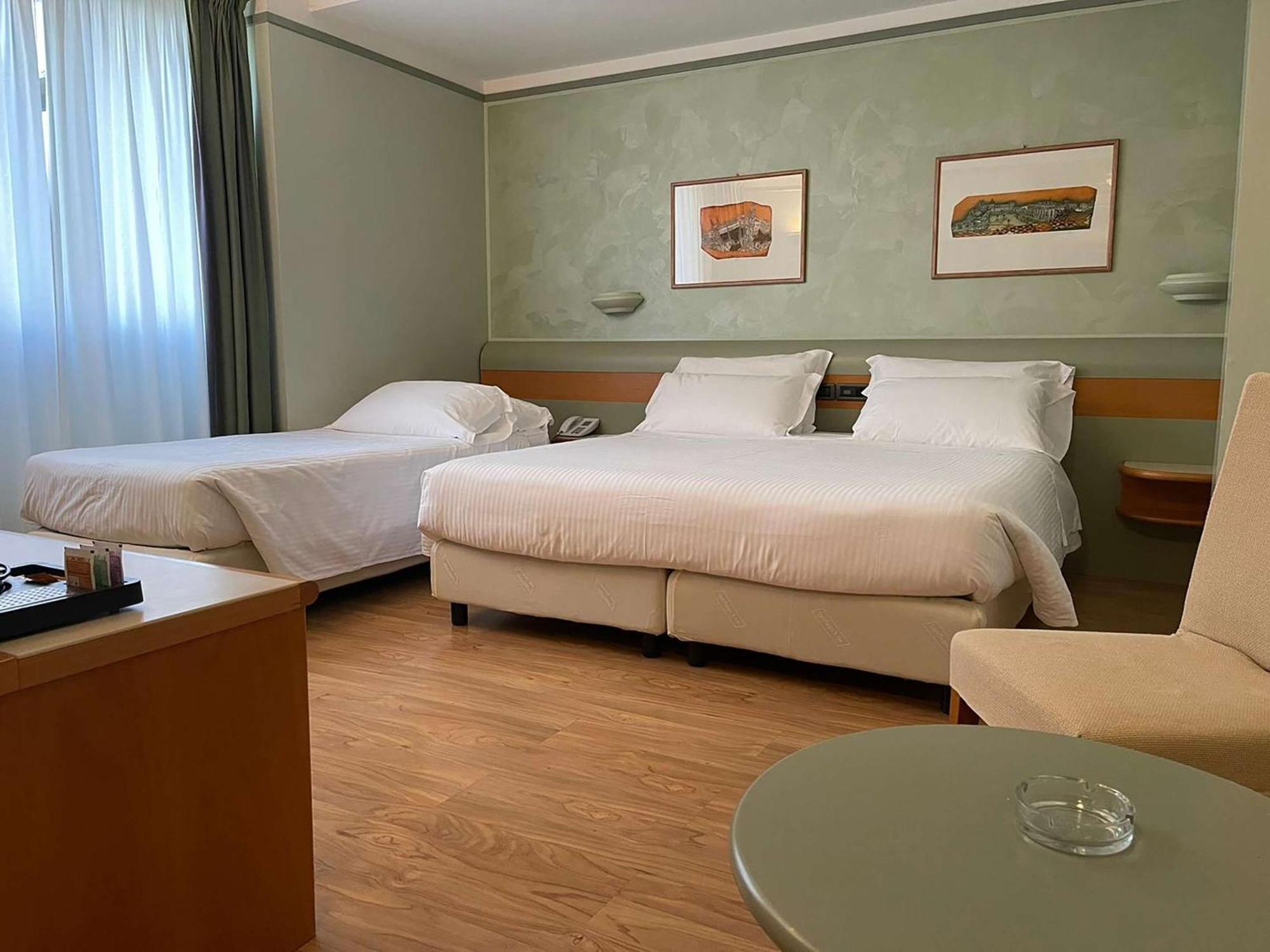 Best Western Hotel Leonardo Da Vinci إيربا المظهر الخارجي الصورة